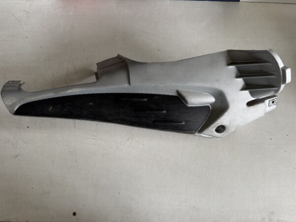 APRILIA SR50 MIDDENCONSOLE ACCUBAK KAP (L)