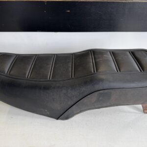 SUZUKI GN250 BUDDYSEAT (ZADEL)